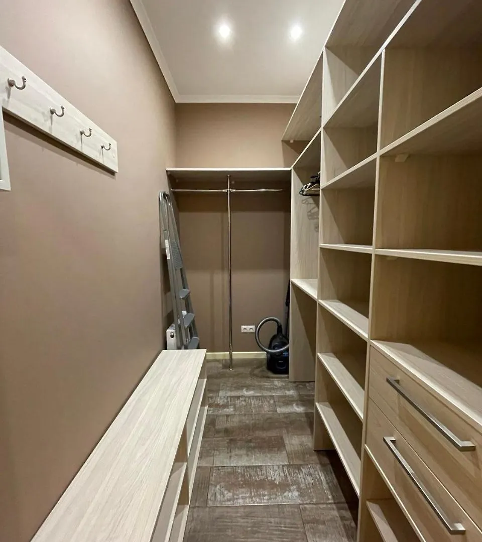 Apartment On Klovsky Uzviz Kiev Ukrayna