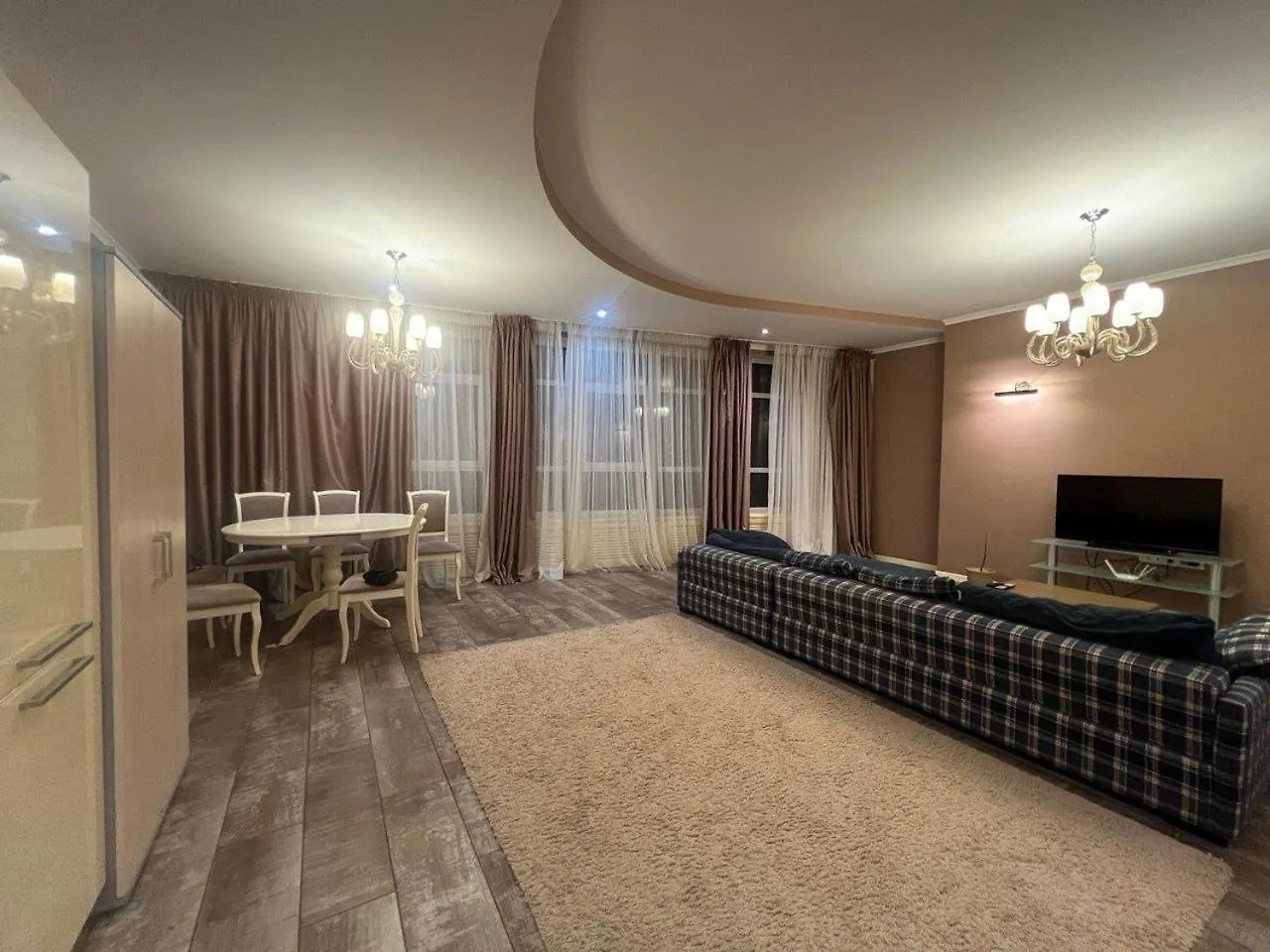 Apartment On Klovsky Uzviz Kiev