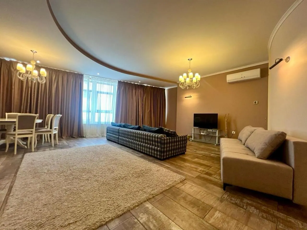 Apartment On Klovsky Uzviz Kiev Ukrayna